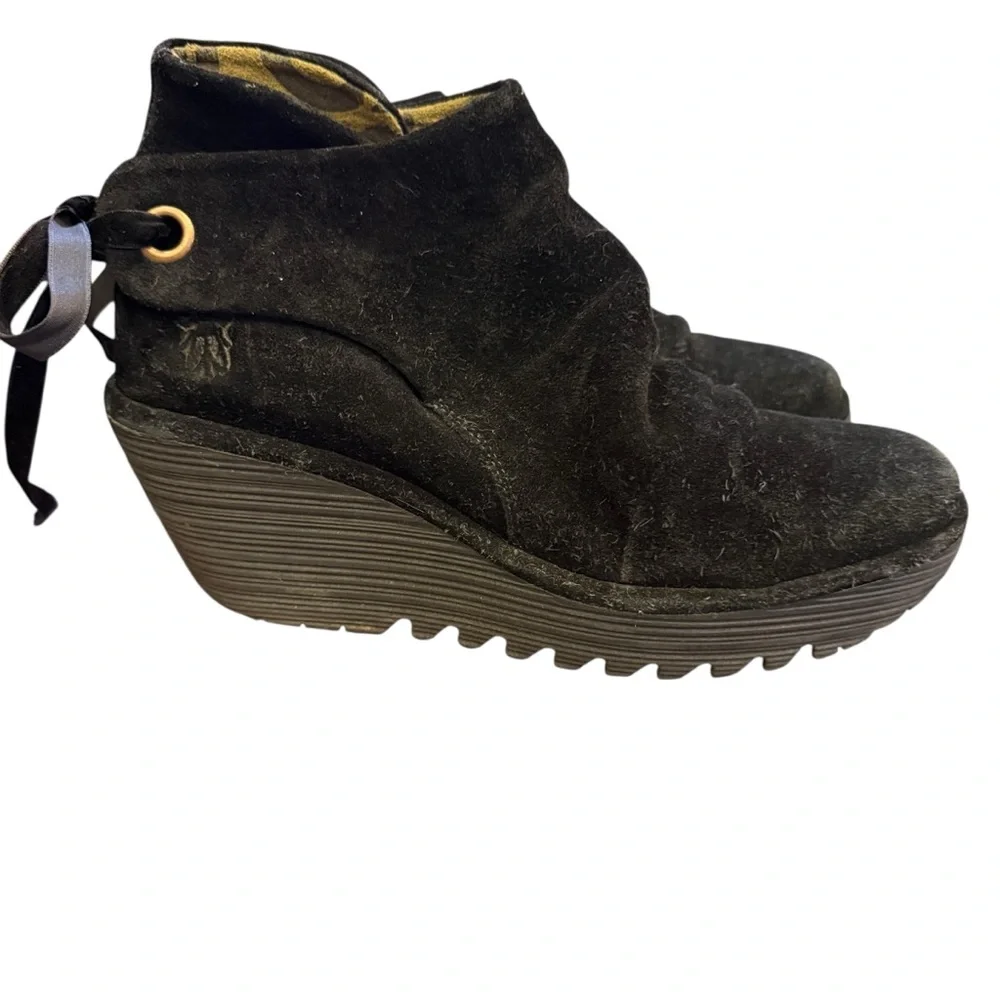 Fly London aye I Black Suede Ruched Ankle Boots with Ankle Tie sz 38/7-7.5 US
